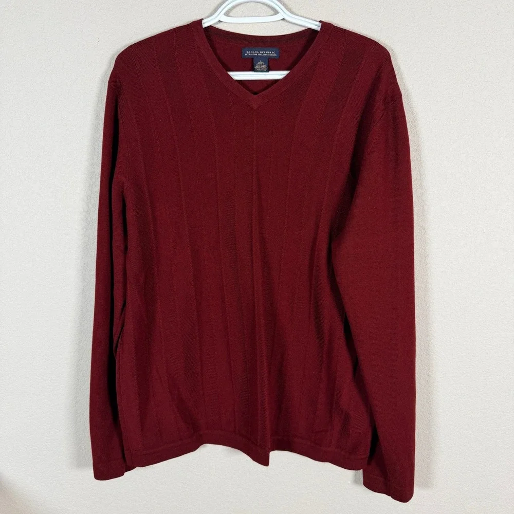Banana Republic Extra Fine Italian Merino Wool Sweater‎ Mens L Red V-Neck read